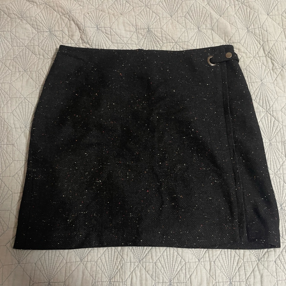 Banana Republic Wool Zipper Black Mini Skirt with Subtle Colorful Sparkles Sz 10